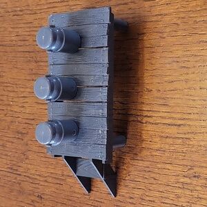 Marx Toys Dark Gray Loading Dock with 3 Milk Cans